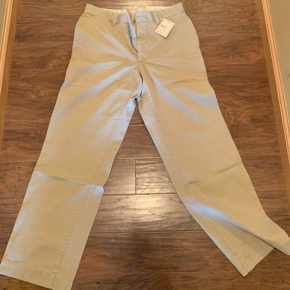 Brand New with Tags Express Relaxed Chino.  Size 34x32